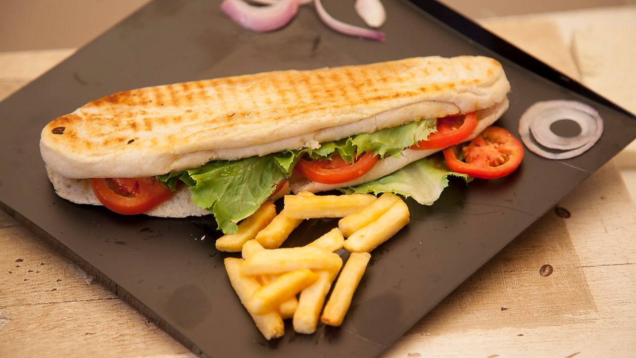 Exemple de plat délicieux proposé dans les restaurants partenaires à proximité des boutiques Shell Select : Pain+frites.