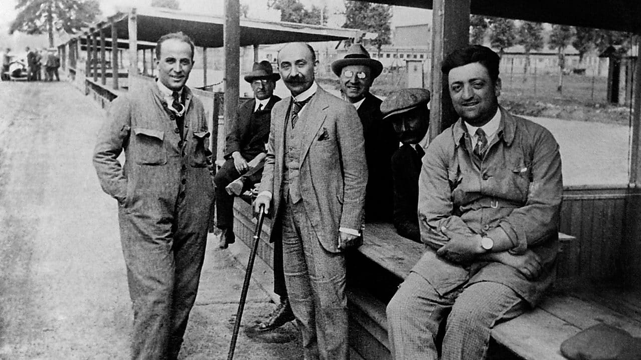 Photo d'Enzo Ferrari prise dans les années 1930