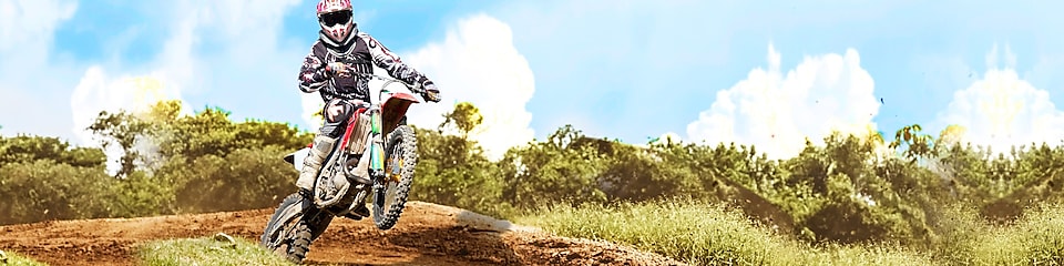 « Pilote de moto-cross en train de participer à une course organisée par la FMCI Fédération Motocyclisme de Côte d’Ivoire sponsorisée par Shell Advance »