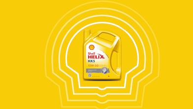L'huile moteur multigrade Shell Helix 15W-50, idéale pour éliminer les boues des moteurs
