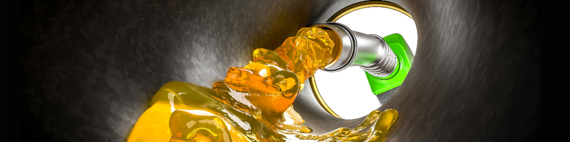 Illustration dynamique du carburant Shell FuelSave s’écoulant d’un pistolet de ravitaillement, symbolisant son efficacité, sa technologie avancée et son rôle dans l’optimisation des performances moteur.