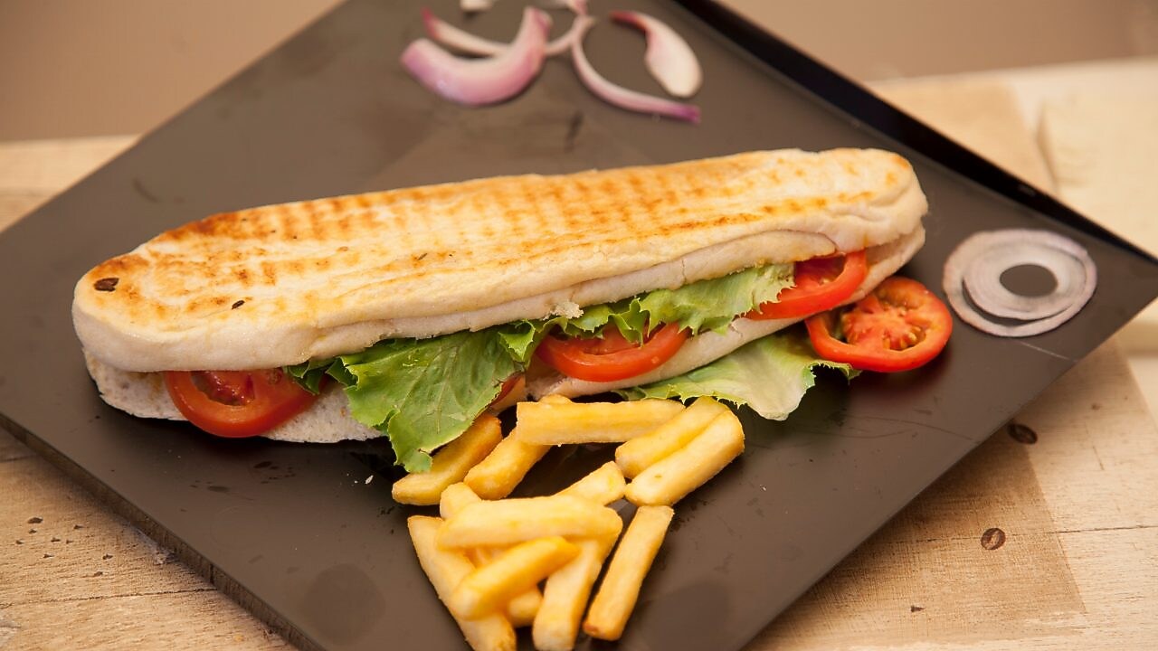 Exemple de plat délicieux proposé dans les restaurants partenaires à proximité des boutiques Shell Select : Pain+frites.